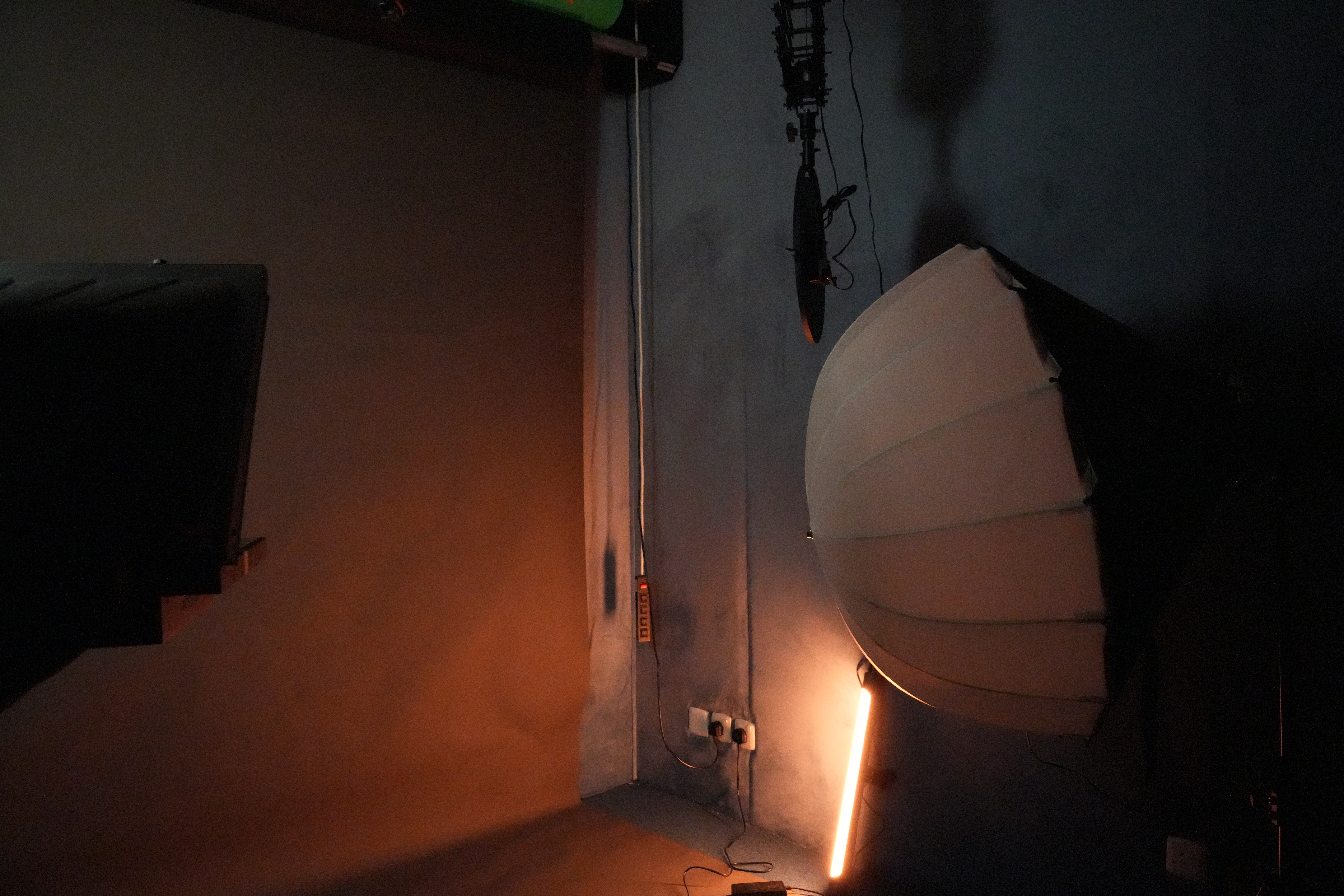 معدات الإضاءة الاحترافية